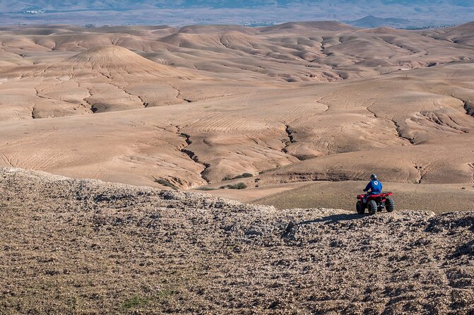 Agafay Desert Package, Quad Bike, Camel Ride and Dinner Show - Dinner in the dunes: what you eat and how the show works