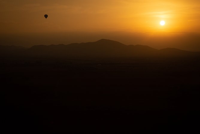 Atlas Mountains Hot Air Balloon Ride from Marrakech with Berber Breakfast and Desert Camel Experience - In the Basket: What Your 40–50 Minute Flight Is Really Like