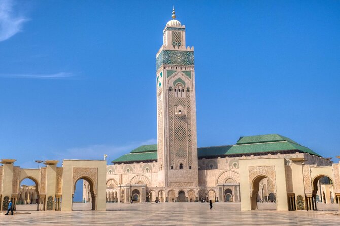Casablanca: Hassan II Mosque & City Highlights Tour - Muhammad V Square + Marche Central: People-Watching That Feels Like Morocco
