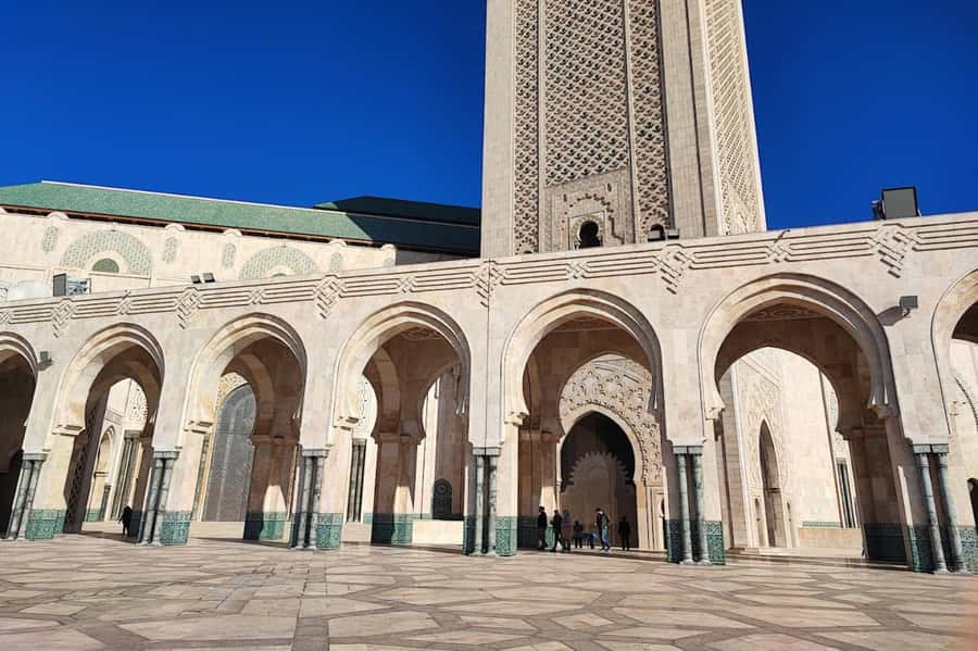 Casablanca: Hassan II Mosque Premium Tour with Entry Ticket - Dress rules and practical tips that save time at the entrance
