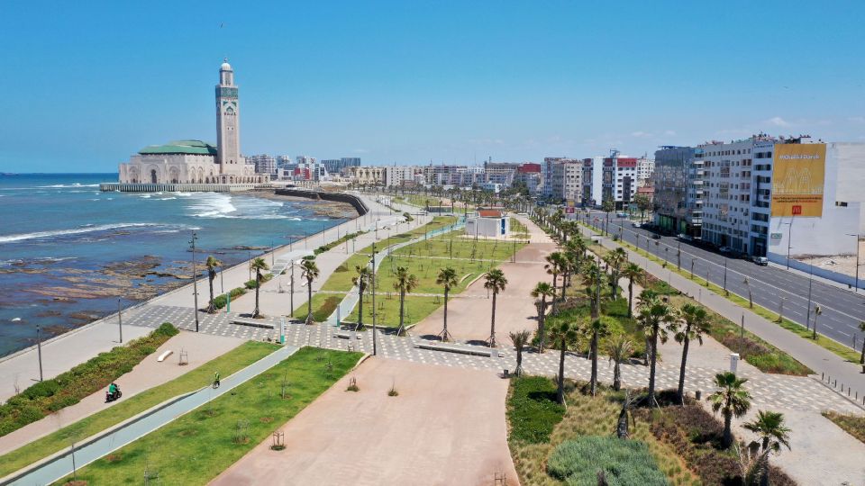 Casablanca: Hassan II Mosque Premium Tour with Entry Ticket - Languages and how to choose based on what you want to understand