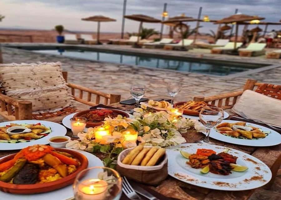 From Marrakech: Agafay Desert Sunset Dinner with Live Show - Mint tea and sunset viewpoints: when the desert turns photogenic