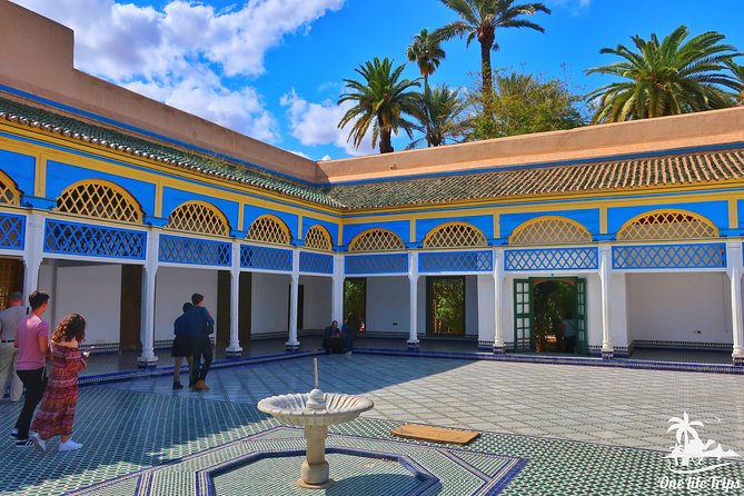 Highlights of Marrakech: Private Half-Day City Tour - Medina Souks and Jemaa el-Fnaa: From Narrow Lanes to the Main Stage