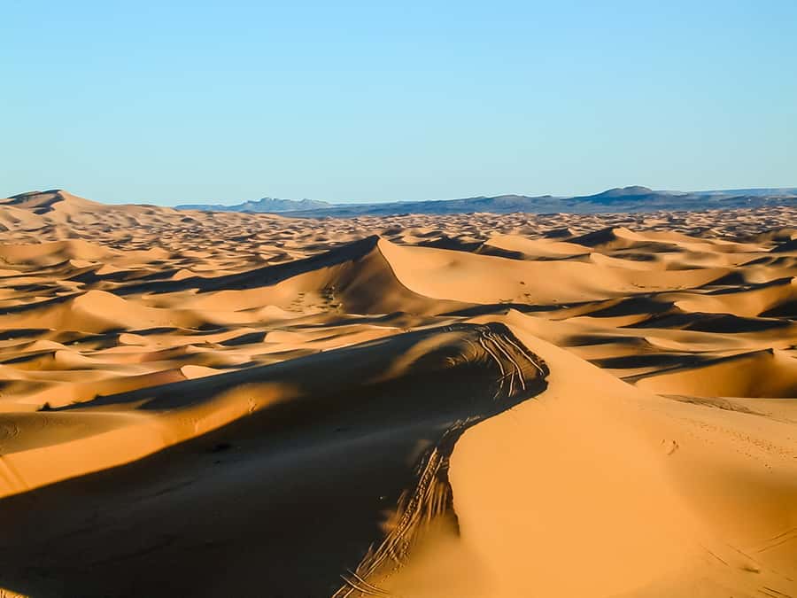 Marrakech: 3-Day Merzouga Desert Experience Camel & Meals - Tinghir Oasis and Todra Gorge: where the scenery turns green and tall