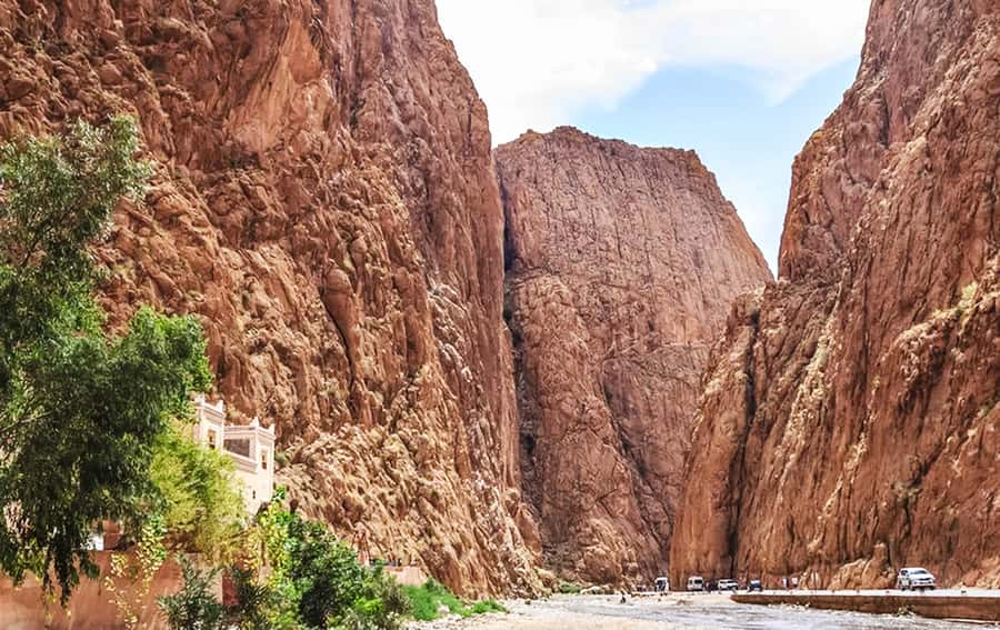 Marrakech: 3-Day Merzouga Desert Experience Camel & Meals - Erfoud date markets and caravan trading stops