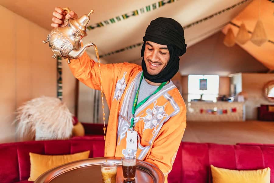 Marrakech: Agafay Desert Retreat, Tent, Dinner, Show & Pool - Marrakech to Agafay: the drive that sets your expectations