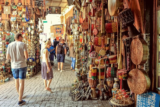 Marrakech: Bahia Palace, Saadian Tombs, Souk and Medina Tour - Starting at Café de France: The Fastest Way to Find Your Bearings