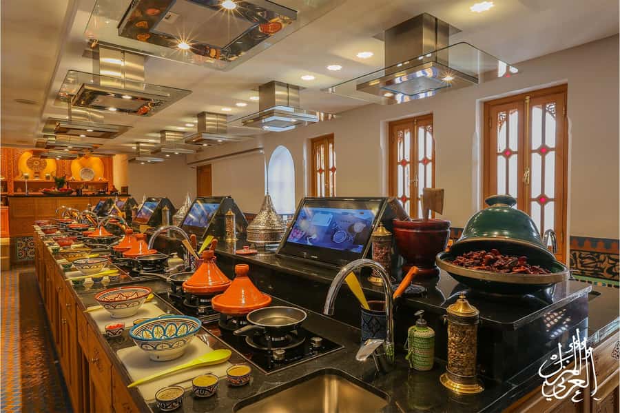 Marrakech: Moroccan Cooking Workshop at La Maison Arabe - Language, timing, and what to bring (so you don’t feel rushed)