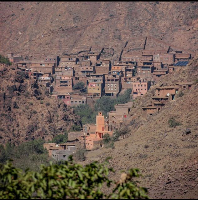 Marrakech: Paragliding, Camel Ride & Berber Villages Trip - Berber breakfast and Berber lunch: the meal rhythm of the day