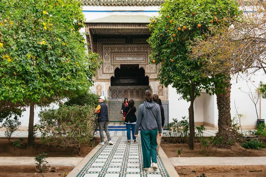 Marrakech: Saadian Tombs & Bahia Palace, Medina Guided Tour - Bab Agnaou and the Kasba: short looks that teach you how power shows up