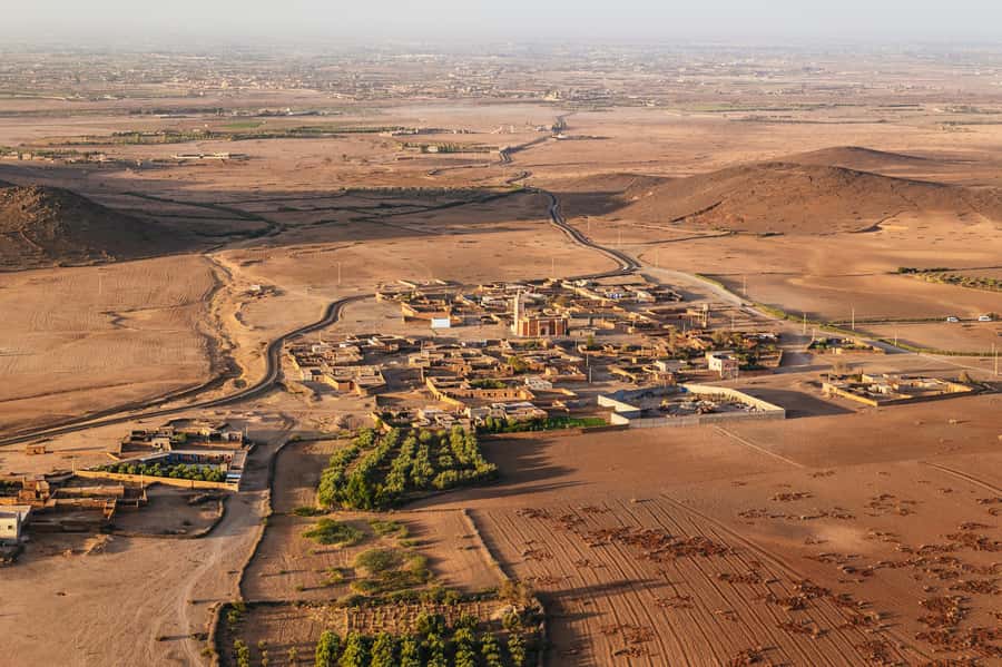 Marrakech: Shared Balloon Flight with Tea - Safety Briefing and How the Crew Gets You Off the Ground