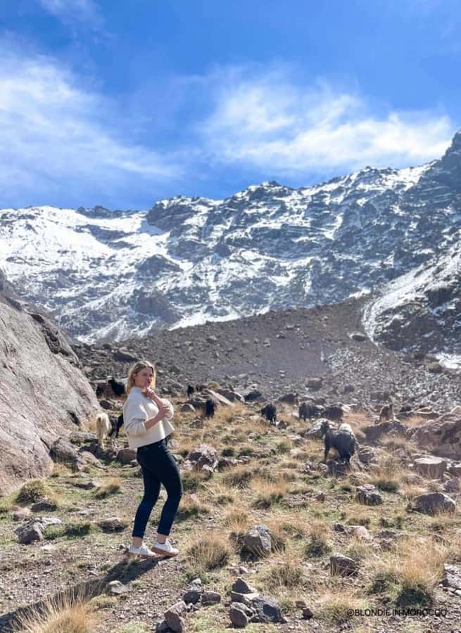 Marrakech: Tedli Summit Atlas Mountains Day Hike & Lunch - The climb through Berber hamlets and orchard shade