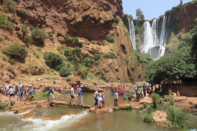 Ouzoud Waterfalls Guided Hike and Boat Trip from Marrakech - Language, groups, and small hiccups: keeping expectations realistic