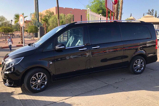 Private Transfer - Marrakech Menara airport (RAK) - Air-conditioned comfort in a short 15-minute ride